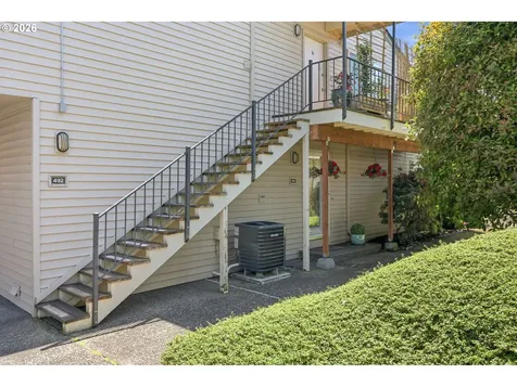 490 N Hayden Island Drive Portland OR 97217