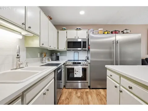 490 N Hayden Island Drive Portland OR 97217