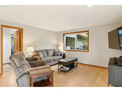 88604 Ermi Bee Road Springfield OR 97478