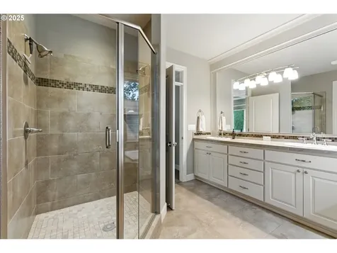 15644 Fieldstone Drive Lake Oswego OR 97035
