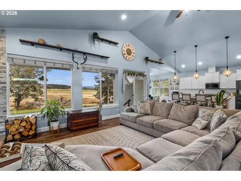 8997 NW Elizabeth Way Prineville OR 97754
