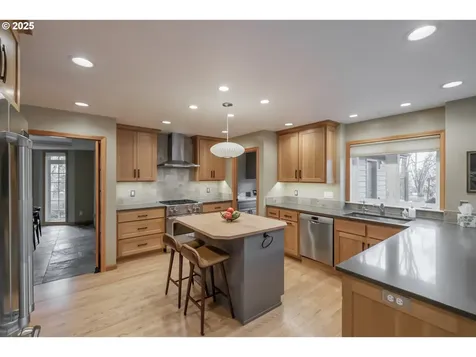 6560 NW Vineyard Drive Corvallis OR 97330