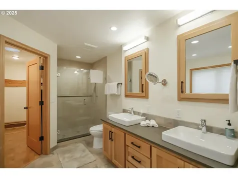 6560 NW Vineyard Drive Corvallis OR 97330