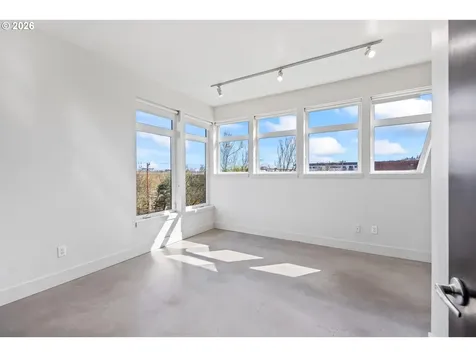 4644 S Kelly Avenue Portland OR 97239