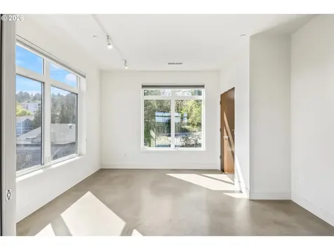 4644 S Kelly Avenue Portland OR 97239