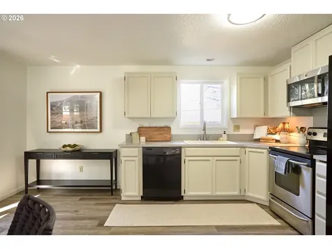 214 NE 158th Avenue Vancouver WA 98684