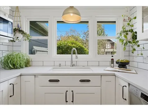 3205 NE 79th Avenue Portland OR 97213