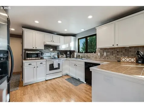 865 16th Street Lafayette OR 97127