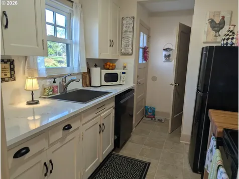 1389 Miller Lane Astoria OR 97103