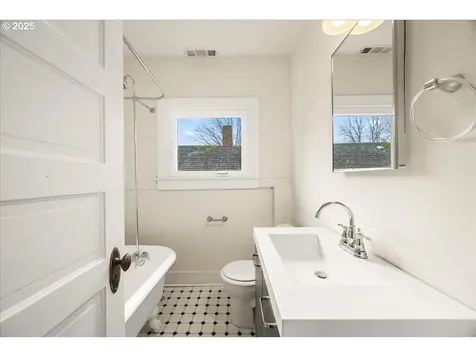 3522 N Borthwick Avenue Portland OR 97227