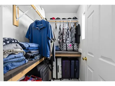 3418 NW 30th Circle Camas WA 98607