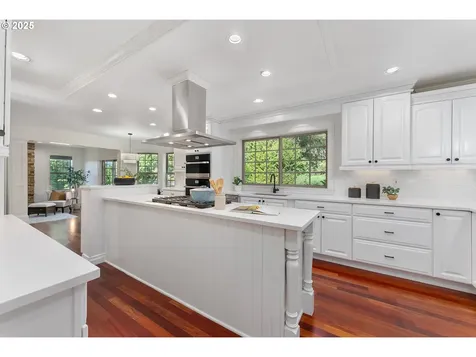 6145 SW Sweetbriar Court Portland OR 97221