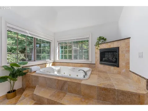 6145 SW Sweetbriar Court Portland OR 97221