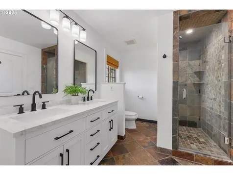 6145 SW Sweetbriar Court Portland OR 97221