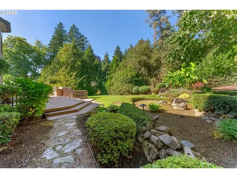6145 SW Sweetbriar Court Portland OR 97221