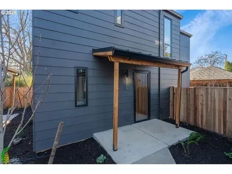 5488 SE Boise Street Portland OR 97206