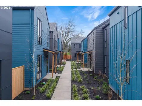 5488 SE Boise Street Portland OR 97206