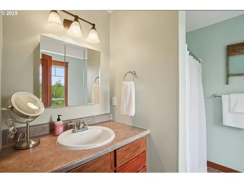 14900 NE Critter Hill Drive Amboy WA 98601