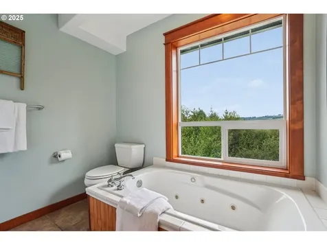 14900 NE Critter Hill Drive Amboy WA 98601