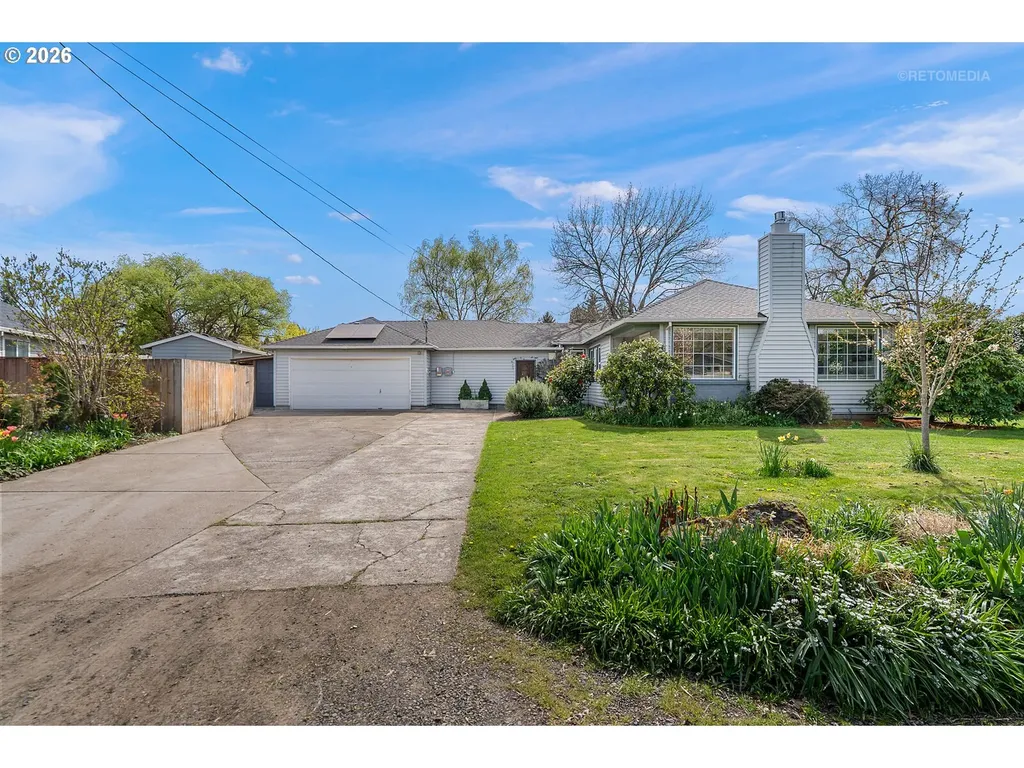 874 NE Birchwood Drive Hillsboro OR 97124