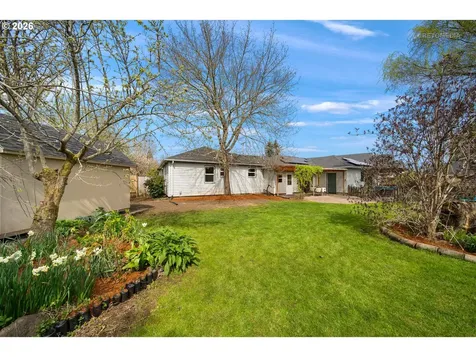 874 NE Birchwood Drive Hillsboro OR 97124