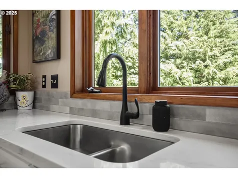 18805 Parkwood Place West Linn OR 97068