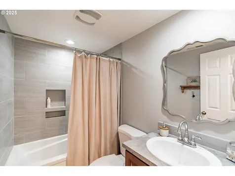 16124 S Windy City Road Mulino OR 97042