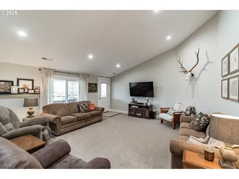 16124 S Windy City Road Mulino OR 97042