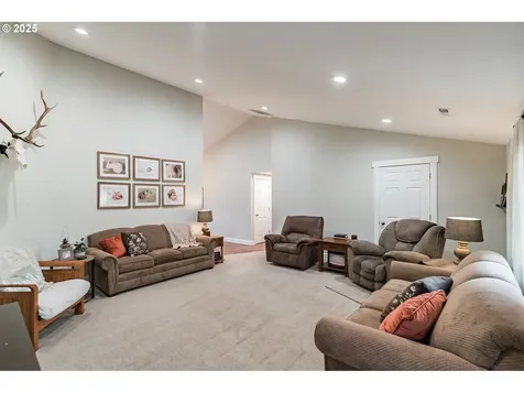16124 S Windy City Road Mulino OR 97042
