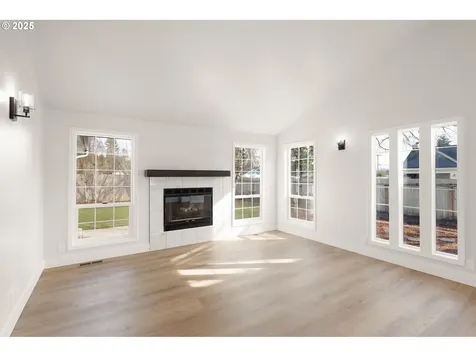 1187 S 45th Street Springfield OR 97478