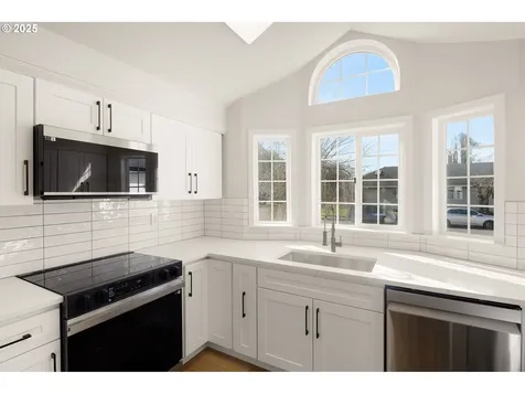 1187 S 45th Street Springfield OR 97478