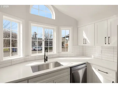 1187 S 45th Street Springfield OR 97478