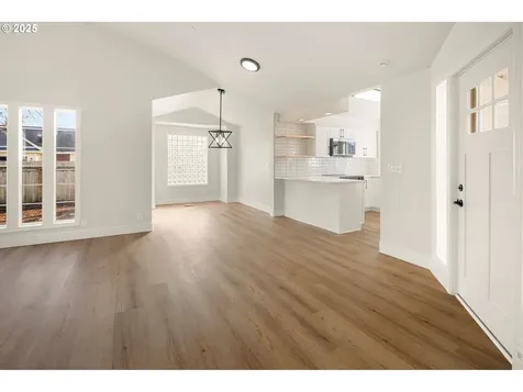 1187 S 45th Street Springfield OR 97478