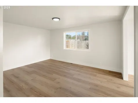 1187 S 45th Street Springfield OR 97478