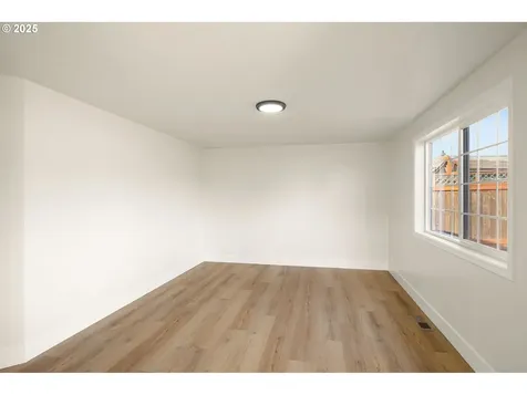 1187 S 45th Street Springfield OR 97478