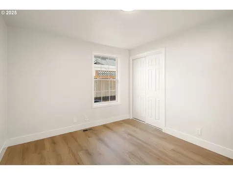 1187 S 45th Street Springfield OR 97478