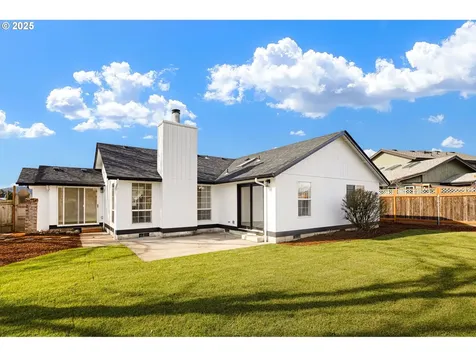 1187 S 45th Street Springfield OR 97478