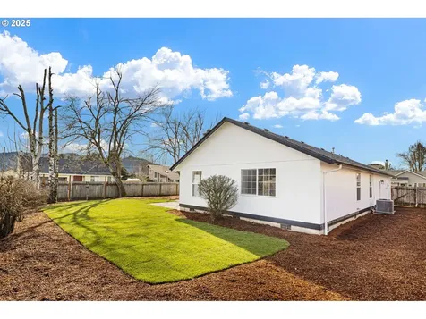 1187 S 45th Street Springfield OR 97478