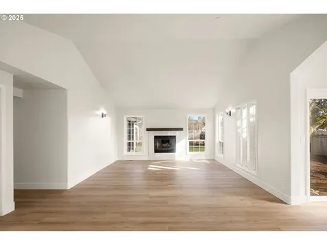 1187 S 45th Street Springfield OR 97478