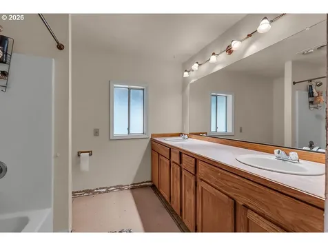 312 Kueffler Road Stevenson WA 98648
