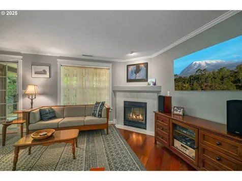 1123 S 6th Street Independence OR 97351