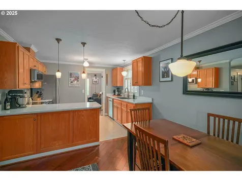1123 S 6th Street Independence OR 97351