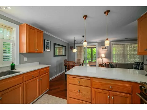 1123 S 6th Street Independence OR 97351