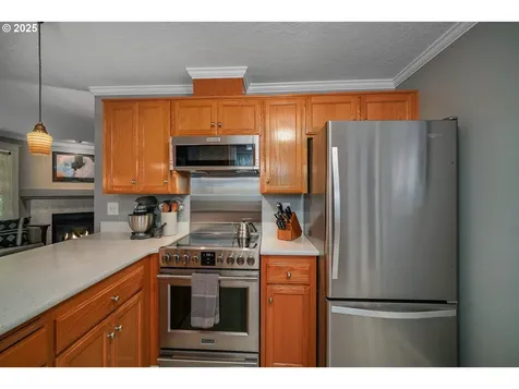 1123 S 6th Street Independence OR 97351