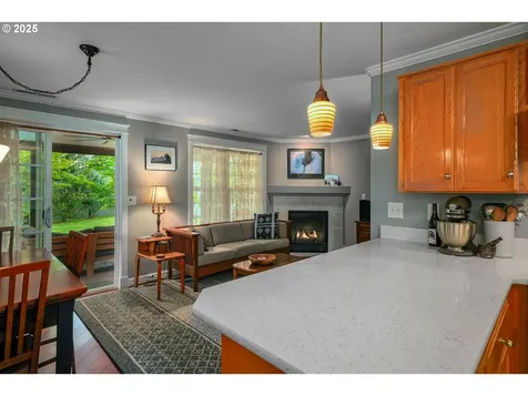 1123 S 6th Street Independence OR 97351