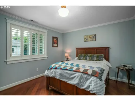 1123 S 6th Street Independence OR 97351