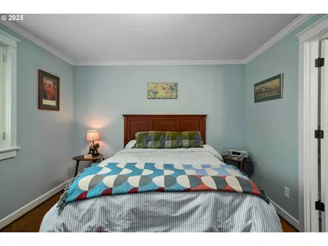 1123 S 6th Street Independence OR 97351