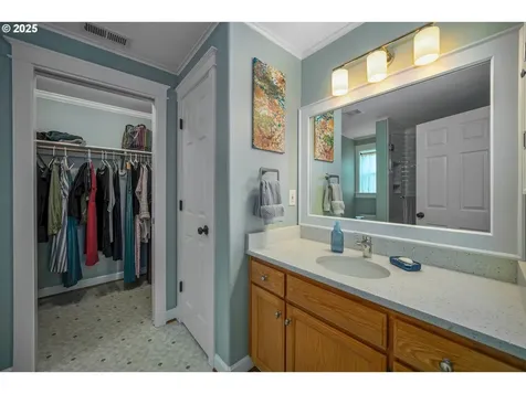 1123 S 6th Street Independence OR 97351