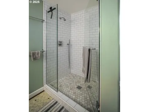 1123 S 6th Street Independence OR 97351