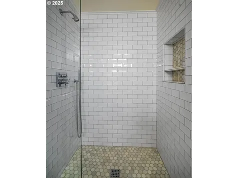 1123 S 6th Street Independence OR 97351